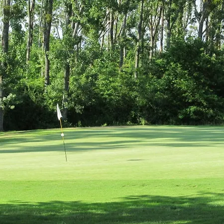 In With Golf Access, Cleaning Included