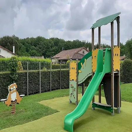In With Golf Access, Cleaning Included